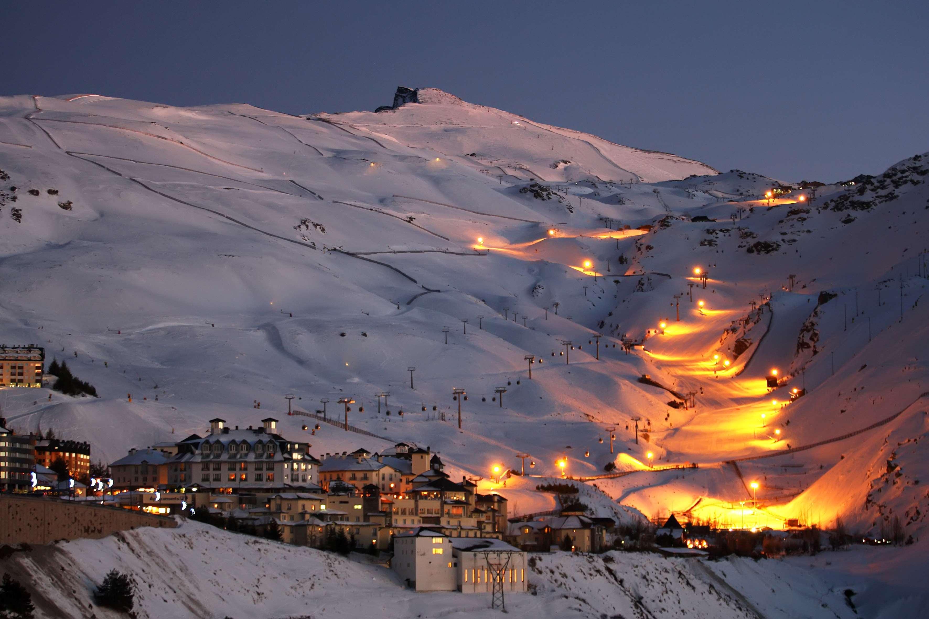 Hotel Meliá Sol y Nieve Sierra Nevada Esterno foto